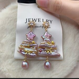 Handmade Freshwater Pearl Holiday Tree Earrings – Natural Color